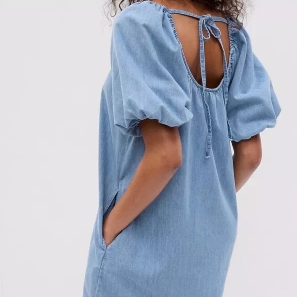Women's GAP Cotton Denim
Dress Side Pocket & Puff Sleeve/Tie Back NWT SM